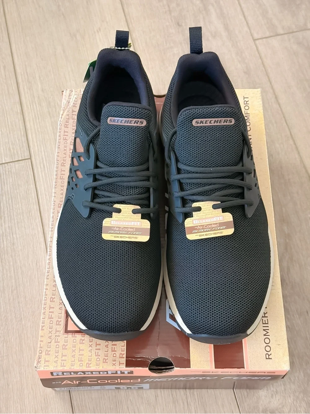 SKECHERS MENS VOLERO ARZA MEMORY FOAM CASUAL SNEAKERS BLACK SIZE 9.5 NIB 210050